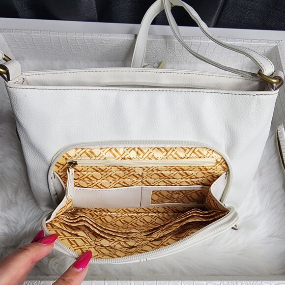 Gorgeous Tignanello white leather fringe shoulder/crossbody bag - Picture 5 of 7